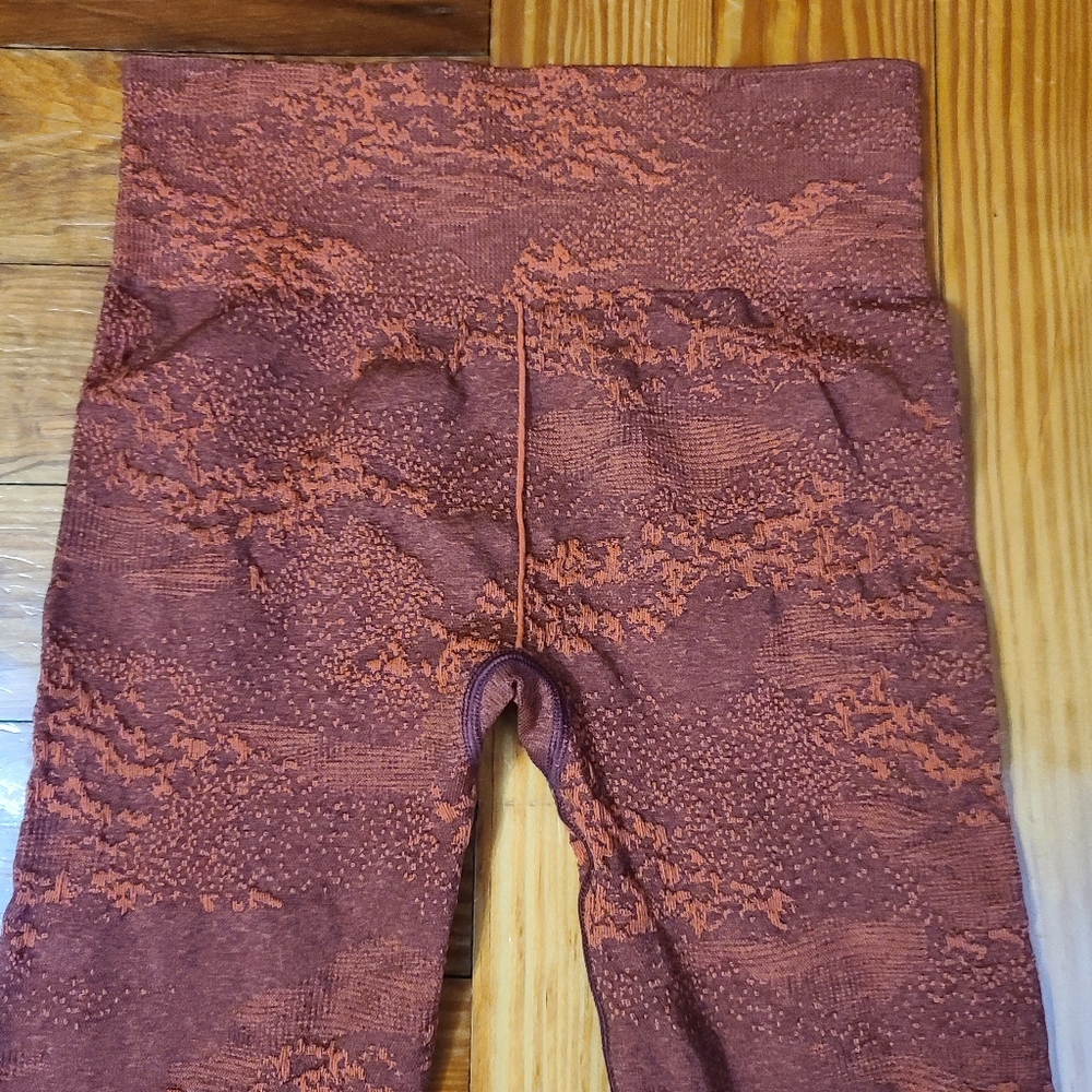 Gymshark Adapt Camo Seamless Leggings - Picture 6 of 12